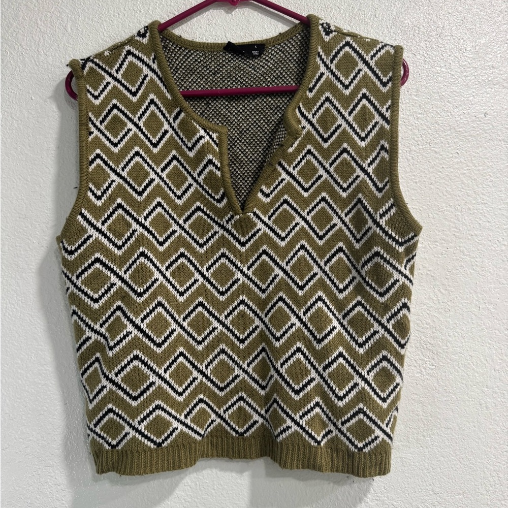 Akaiv Knit Sweater Vest
